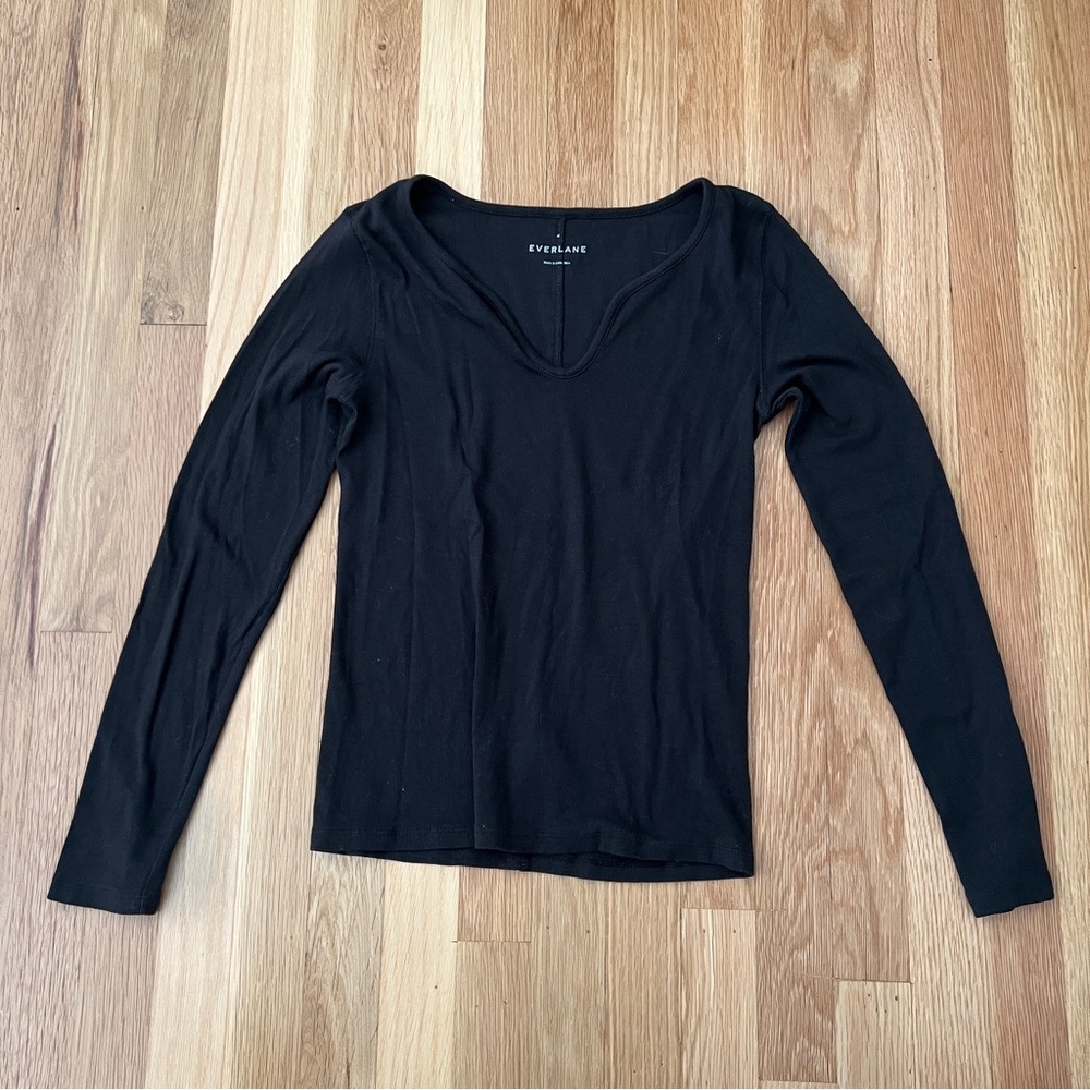 Everlane Basic Long-Sleeve Black Tee